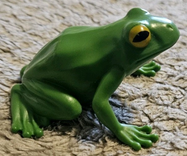 Toy Frog 2.5 Inches Tall