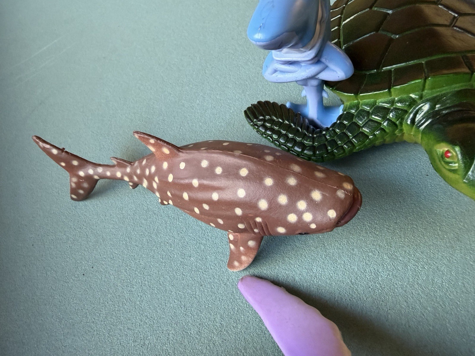 Lot Of 5 Ocean Figure – 1995 Tiger Shark + Turtle + Humpback Whale Sea Toys