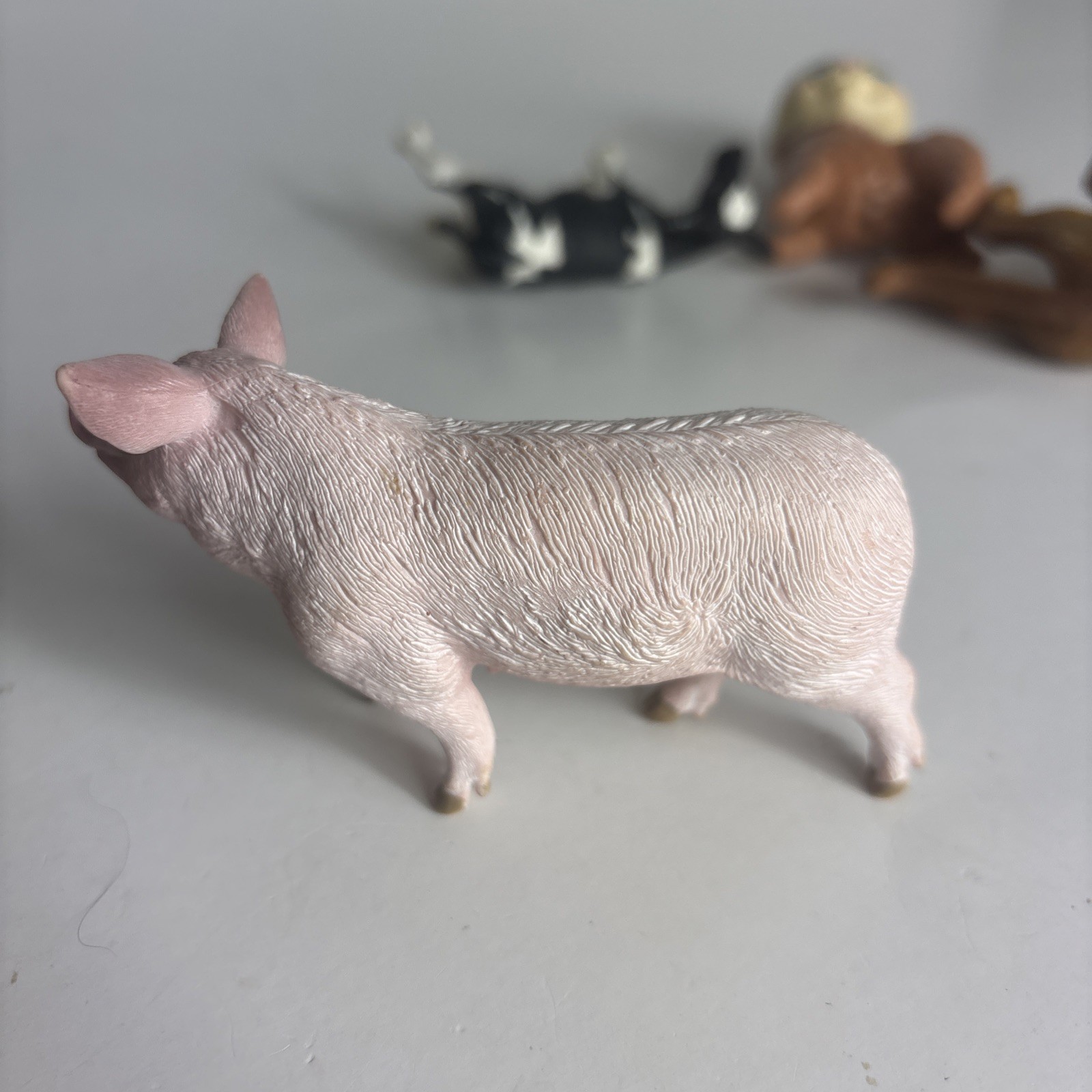 Animal Toys X 7; Schleich Cows, Schleich Pig, Unbranded Cougar, Jakks Llama