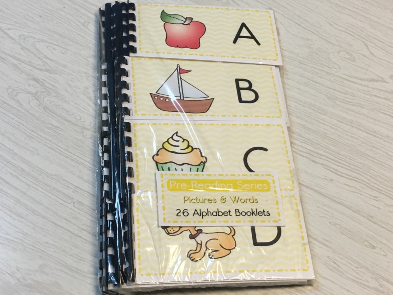 Montessori materials – Pre-Reading Series – 26 Pre-reading Alphabet Booklets