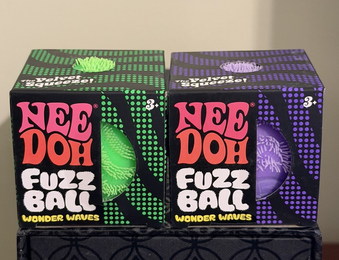 Lot Of 2 Needoh Green & Purple WONDER WAVES Squish Stress Ball NEE-DOH Fuzzball