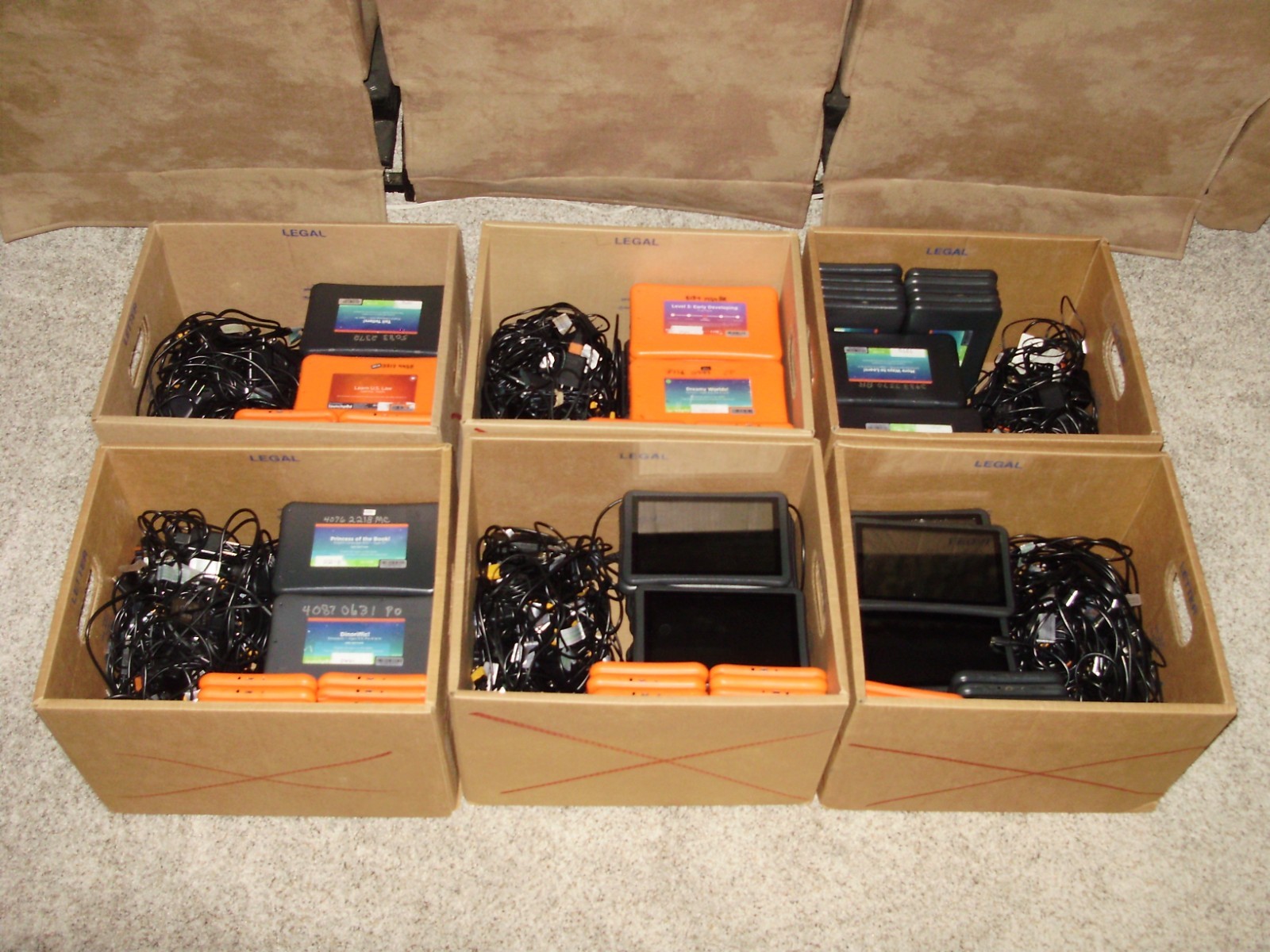 177ea- PLAYAWAY/ LaunchPad Childrens Pre Loaded Educational/Learning Tablets