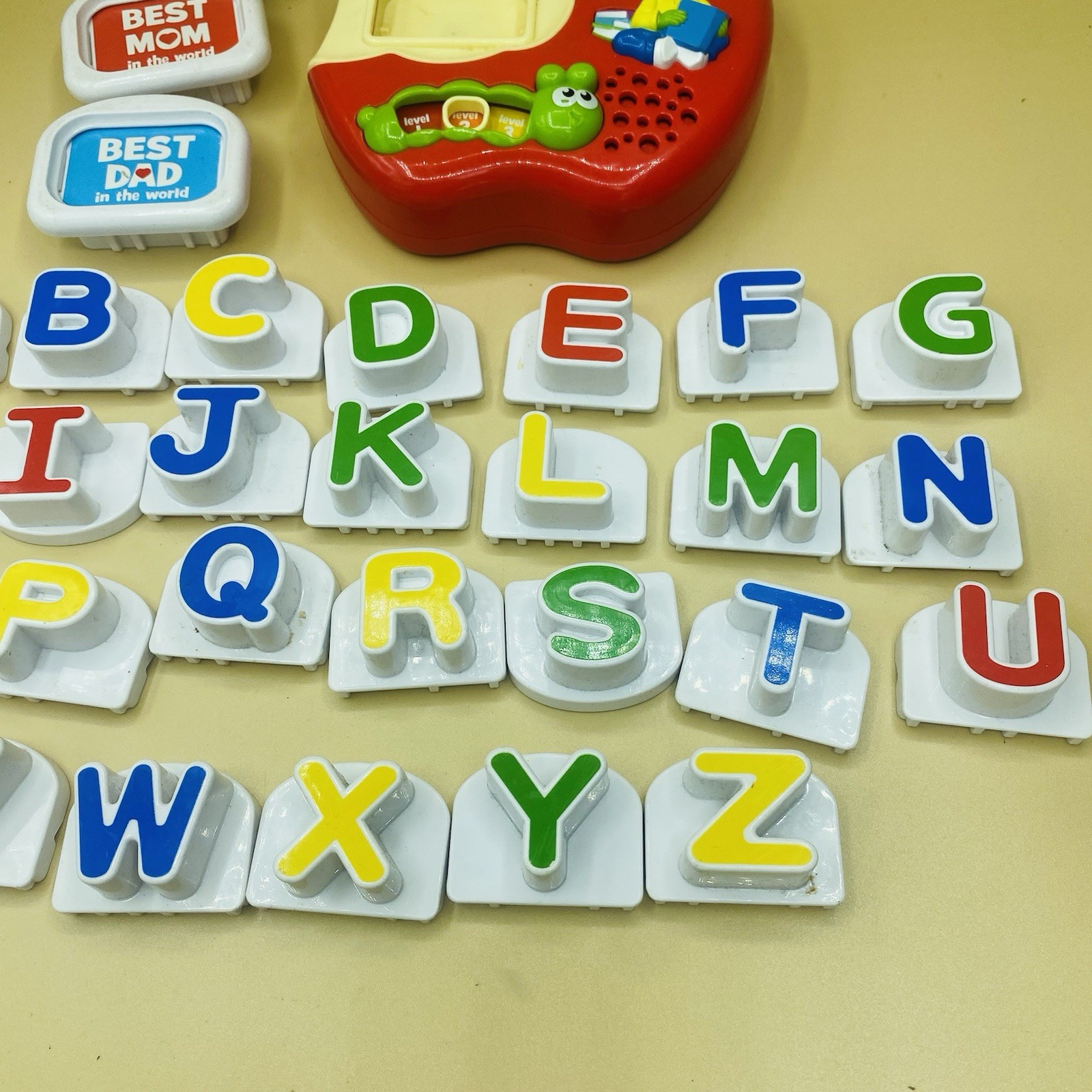 LeapFrog Tad’s Fridge Phonics Apple Shape Magnetic Letter Set WORKS CLEAN