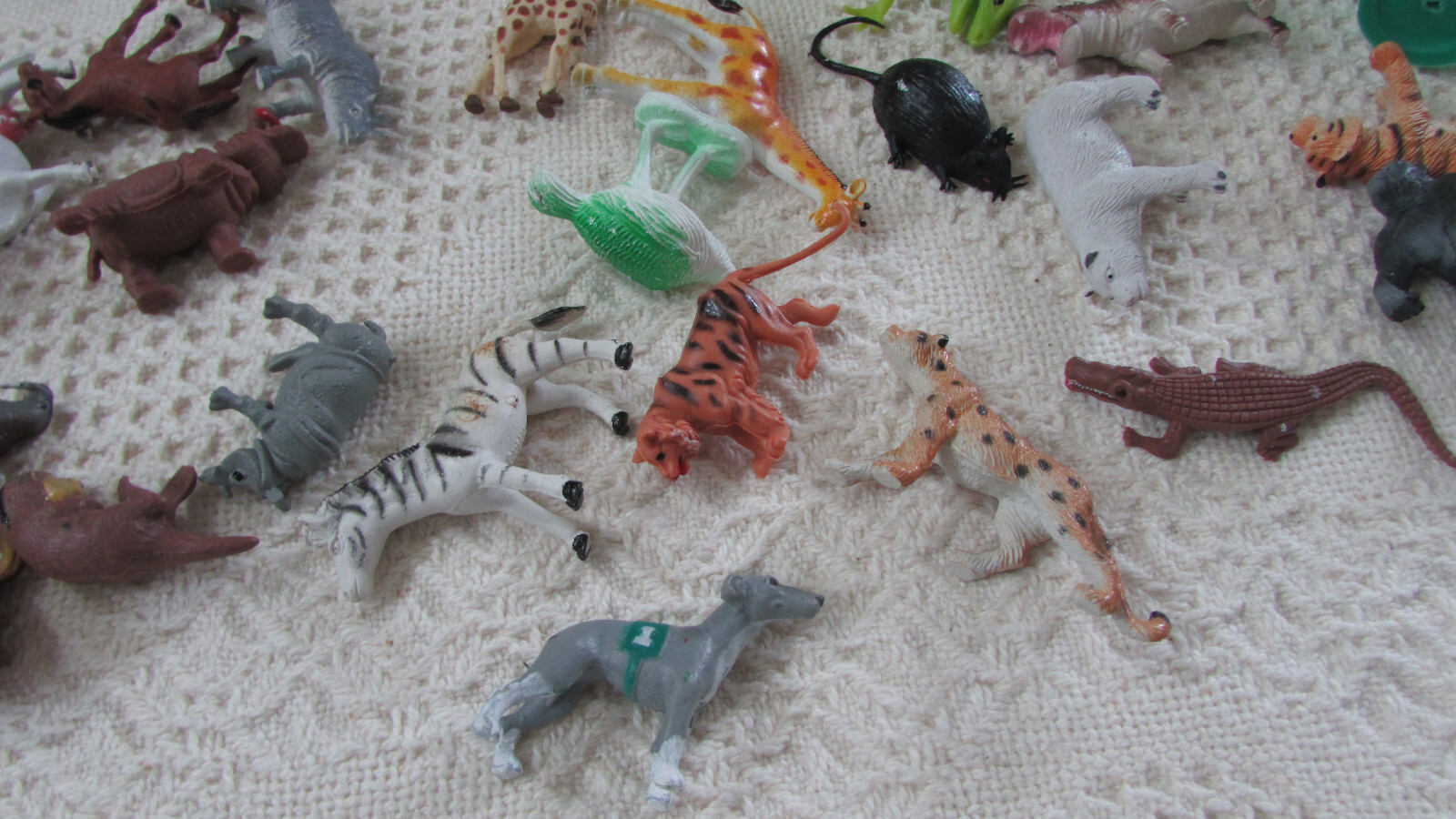 Vintage Lot/40+ Estate Safari Wildlife Toys Animals fence toys Good Pre-Own