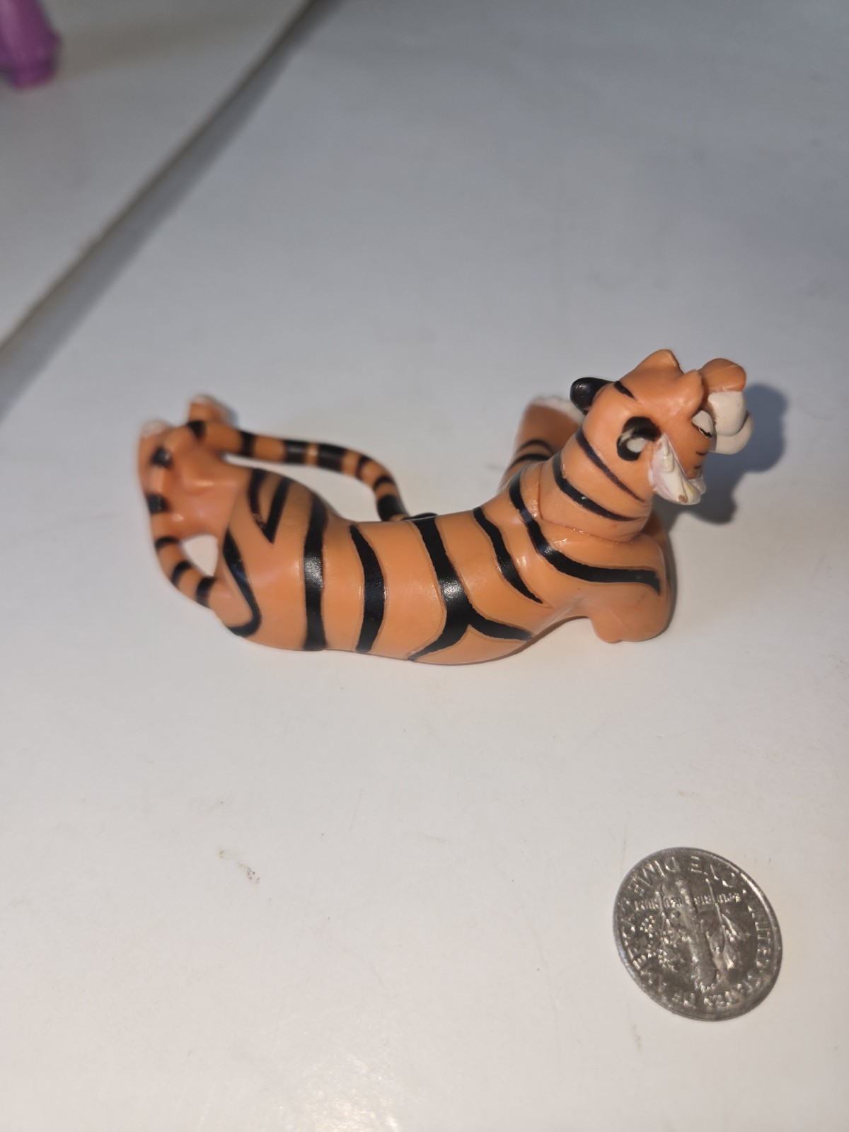 Disney Store Aladdin Jasmine’s Tiger Rajah PVC Figure Laying Down 4″