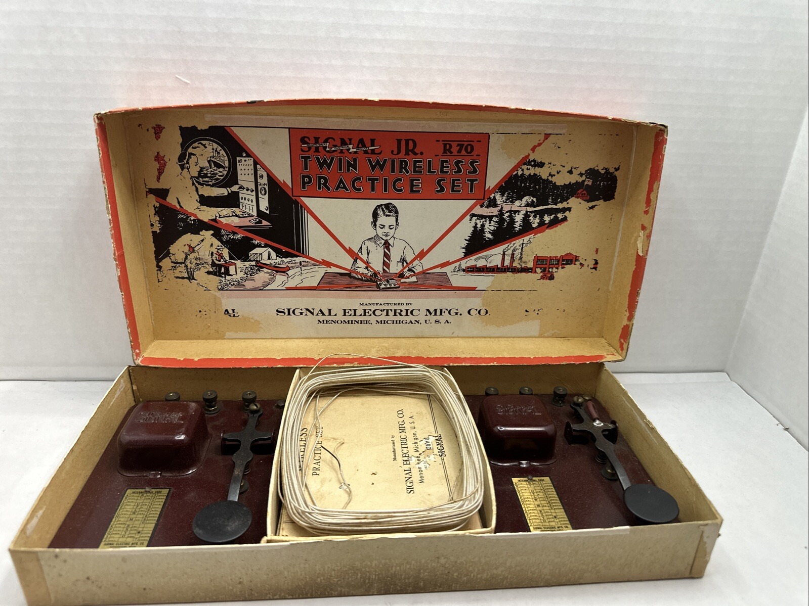 1930’s R-70 Model Signa Jr. Twin Wireless by Signal Electric Mfg. Co. Complete
