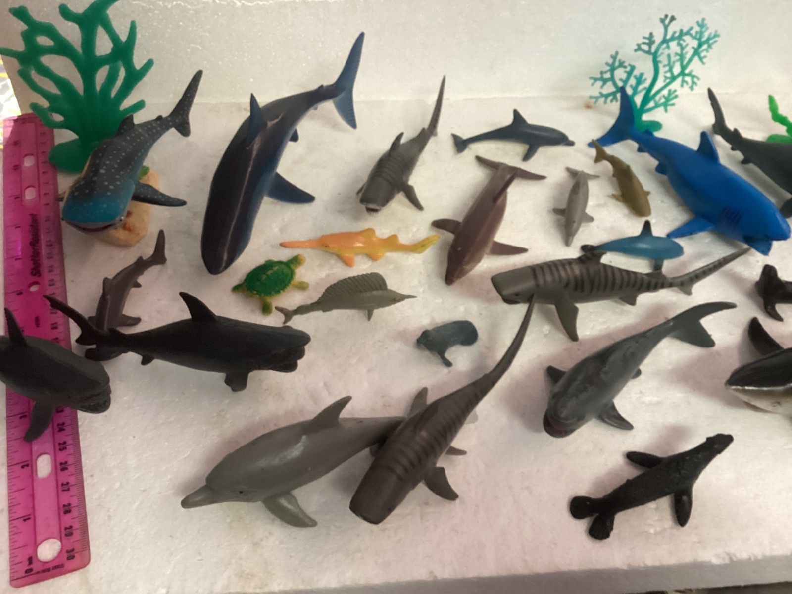 Mixed Lot 27 OCEAN SEA CREATURES Plastic Animals Toy Figures.