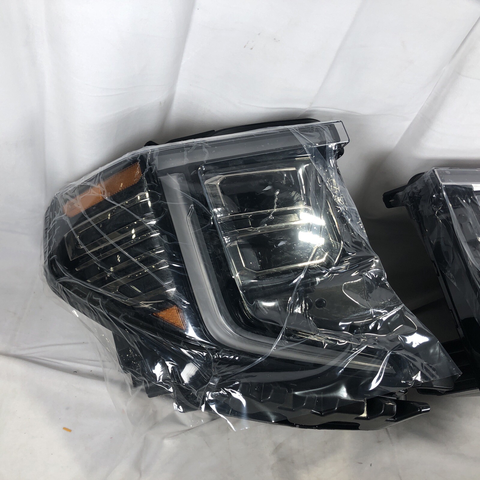 GMC Sierra LED Headlight 1500,2022-2024,{ HLCGM-223 }- Driver+Passenger