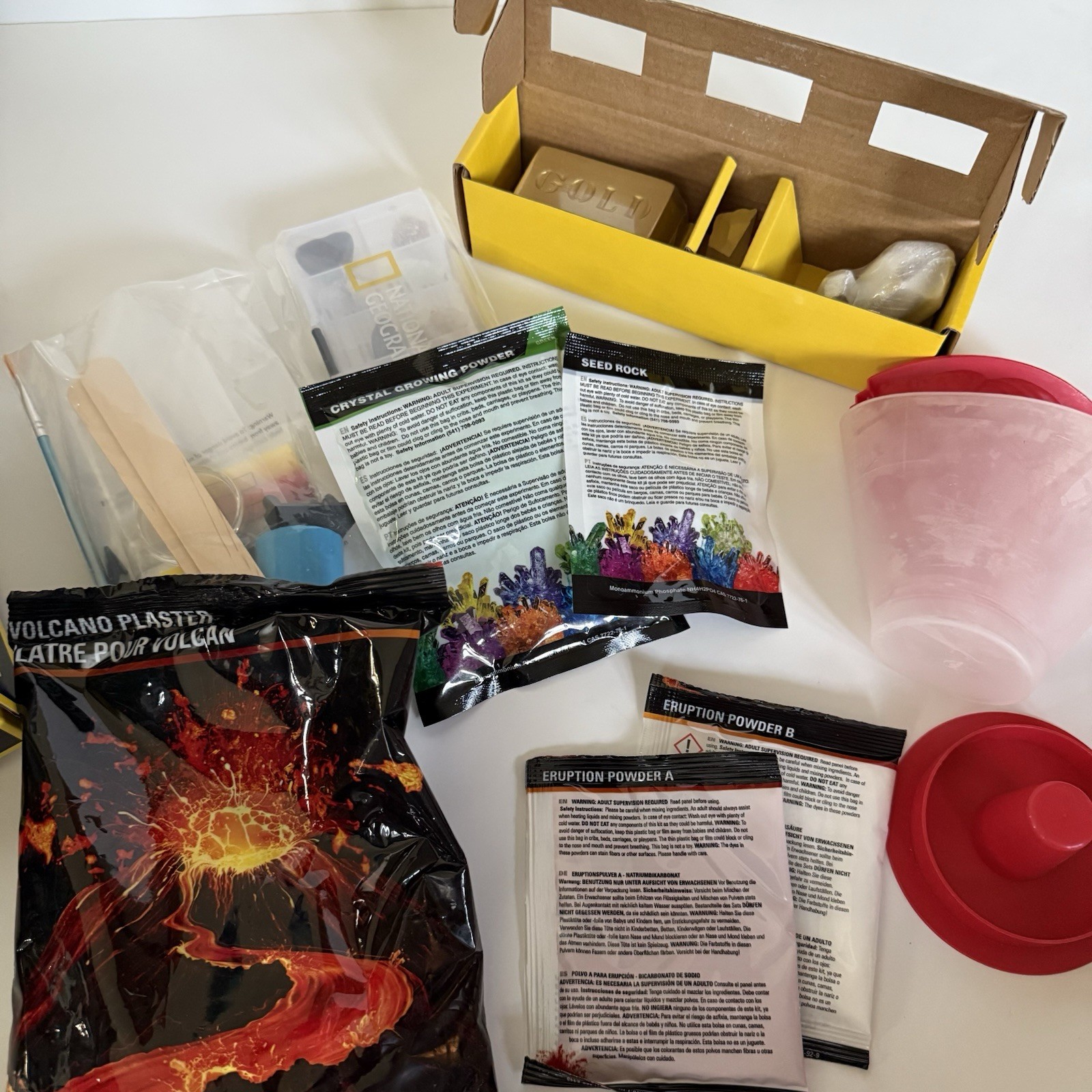 New NATIONAL GEOGRAPHIC Earth Science Kit – 15+ Activities Mega Science Series