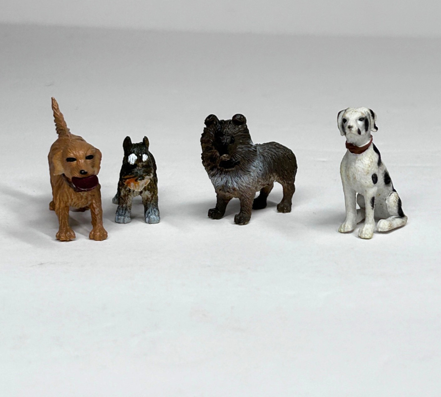 6 PCS Dog Figures Toy Set, Miniature Plastic Realistic Assorted Dollhouse Puppy