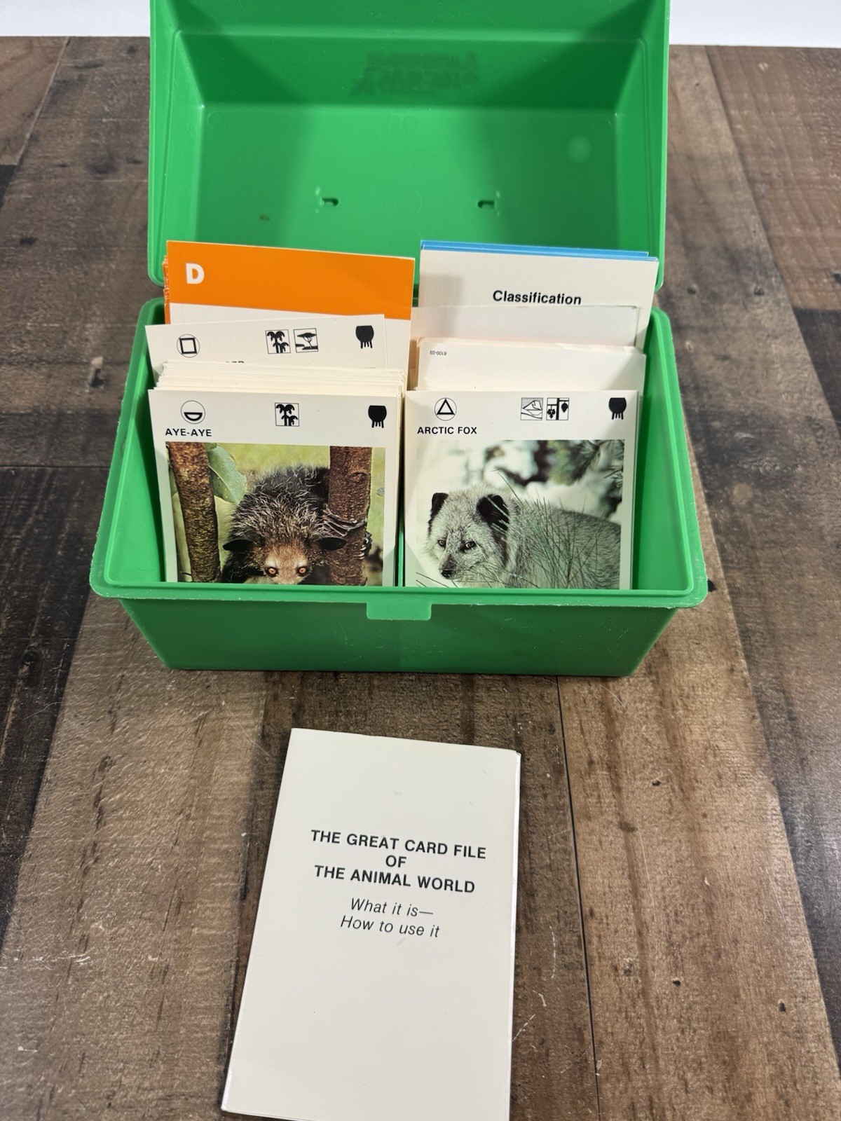 Vintage 1975 Illustrated Wildlife Treasury Box w/ Wildlife Cards