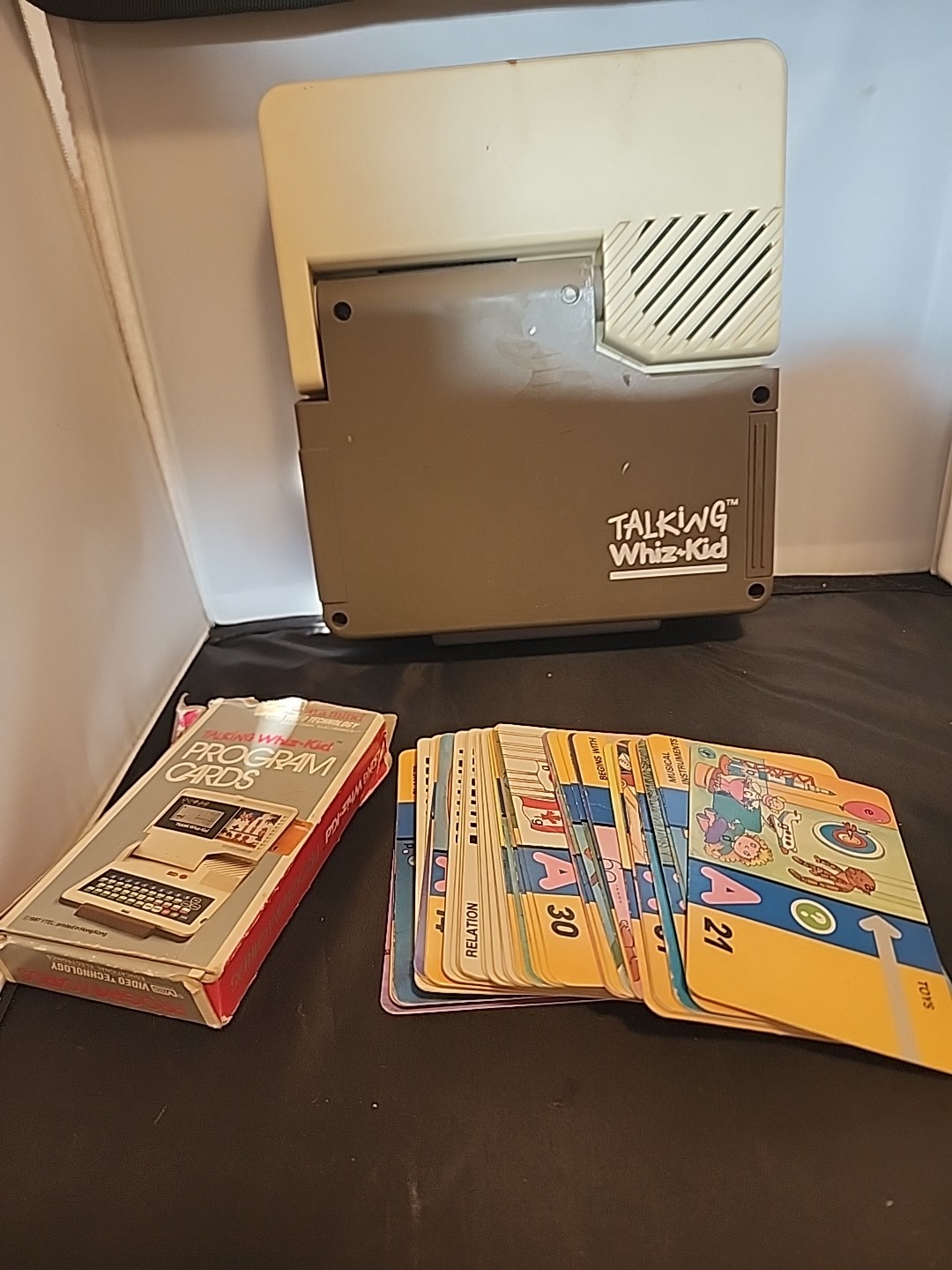 VTECH -Vintage 1987 Talking Whiz Kid Toy Computer w/ 50 Cards TESTED but Faulty