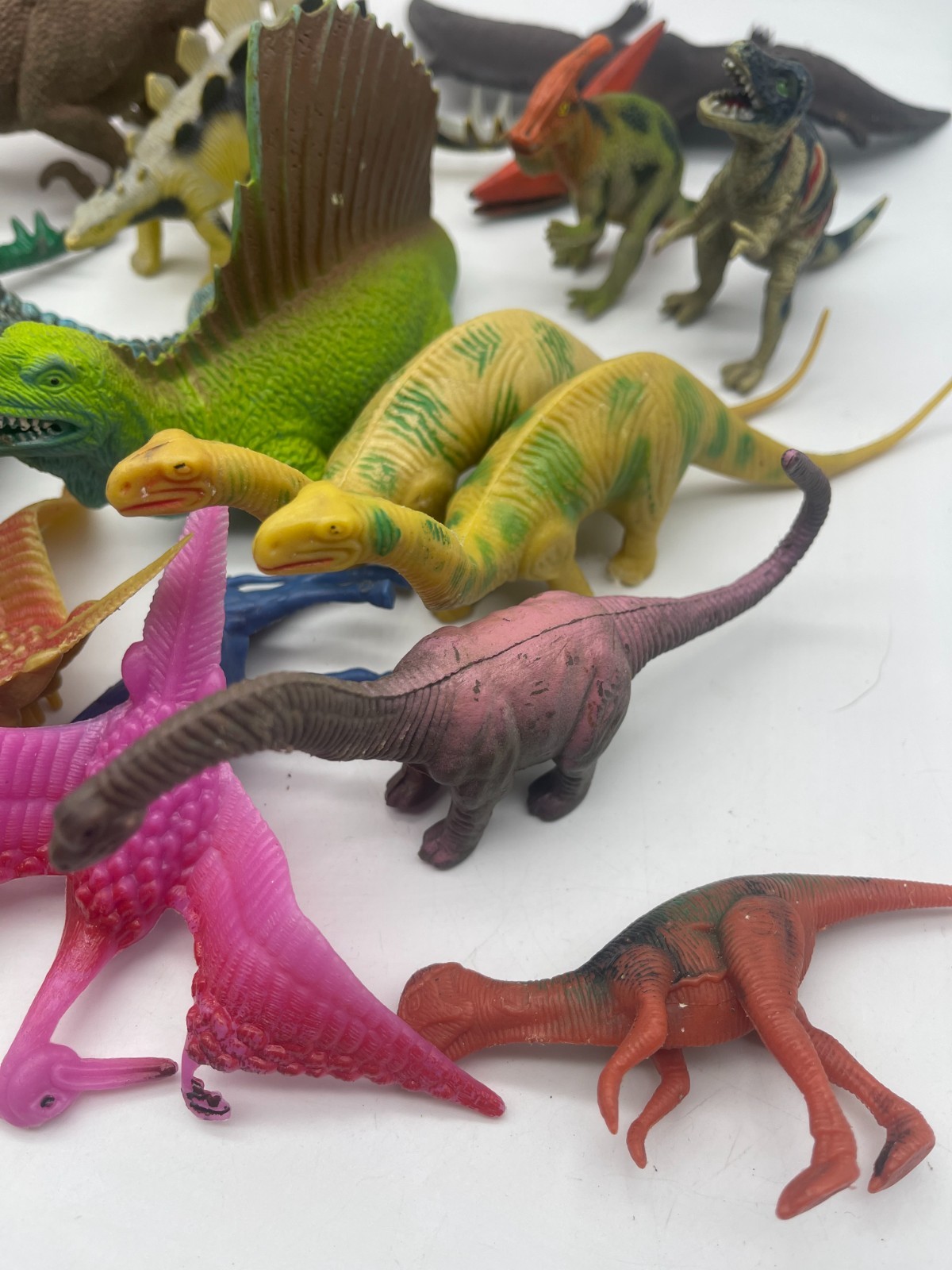 Dinosaur Mixed Toy Lot Miniature Plastic Figures 4″ – 9″ Lot of 20 Free Shipping