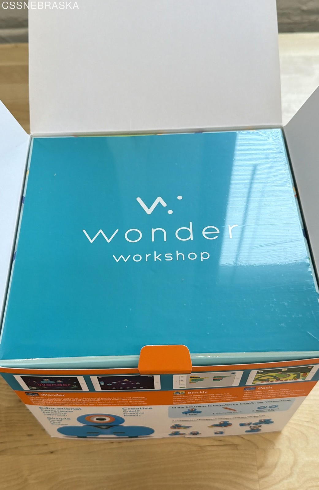 Wonder Workshop Dash Programmable Educational STEM Robot Model DA01 New Open Box