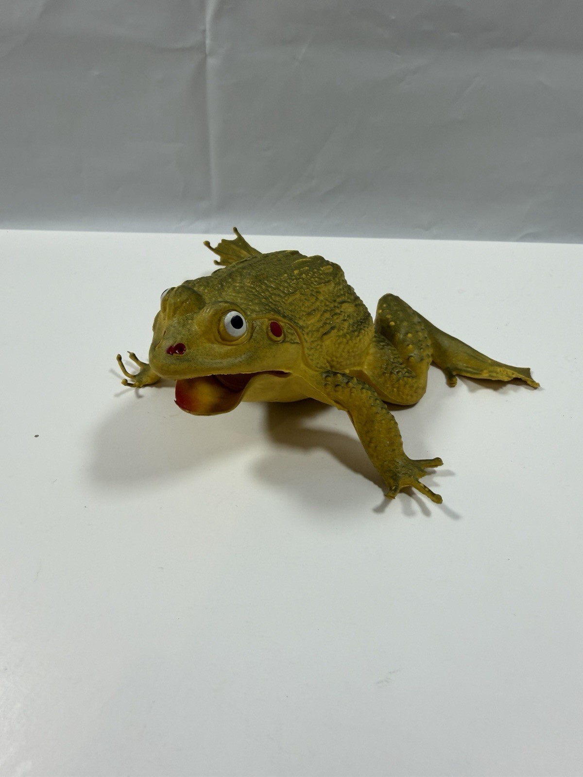Vintage Imperial Rubber Toad Frog Bath Toy Green Yellow Squeeze Squirt Toy