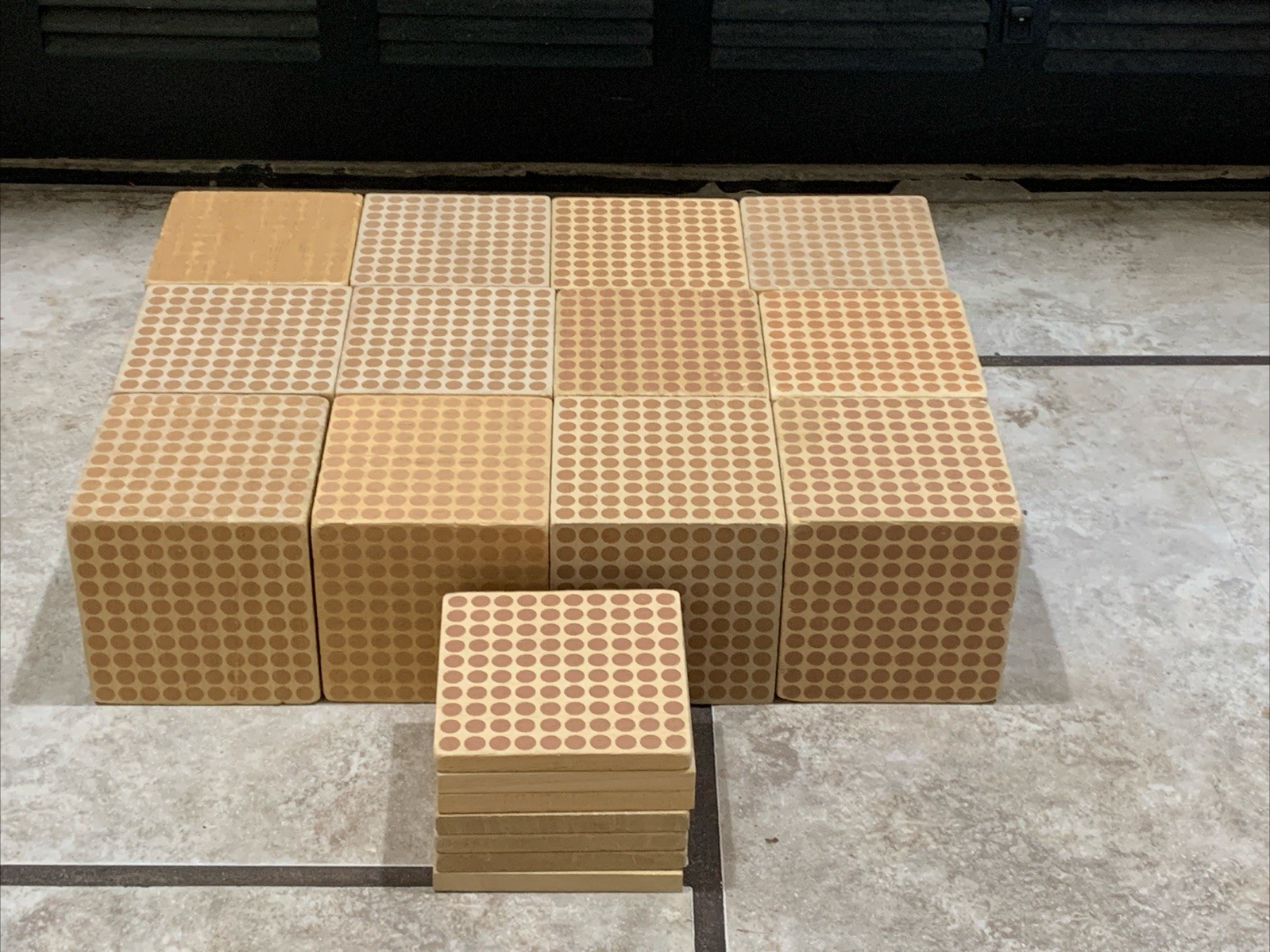 12 Montessori Wood Number Building 1000 Blocks And Seven 100 Blocks