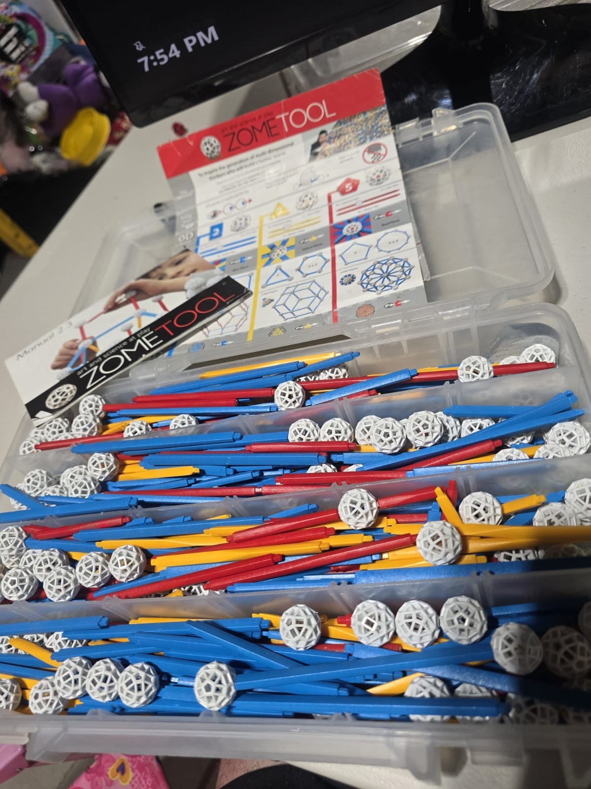 Zometool Creator Multi-Dimensional Art Science STEM Building Toy for Students