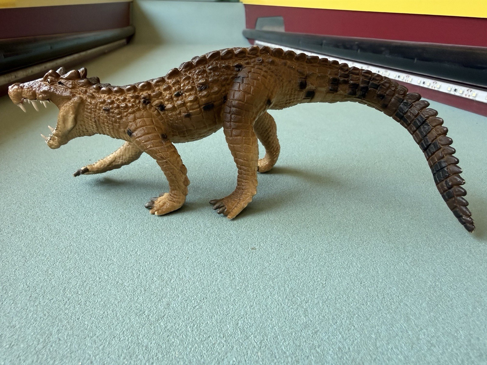 Safari Ltd 2010 Kaprosuchus Figure Prehistoric Crocodile Alligator Jurassic Toy
