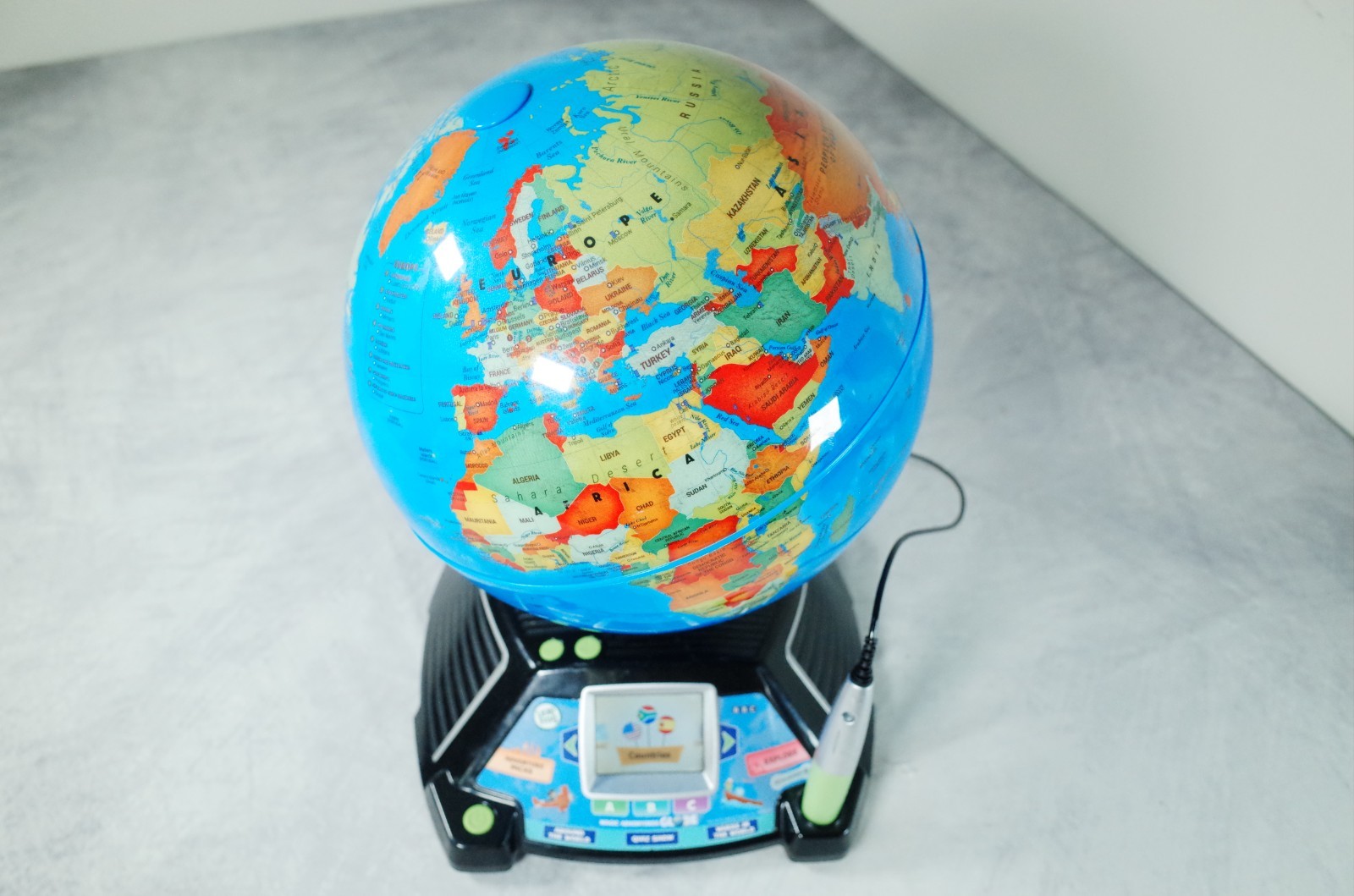 LeapFrog Magic Adventures Globe 2.8″ Video Screen BBC Videos Interactive Games