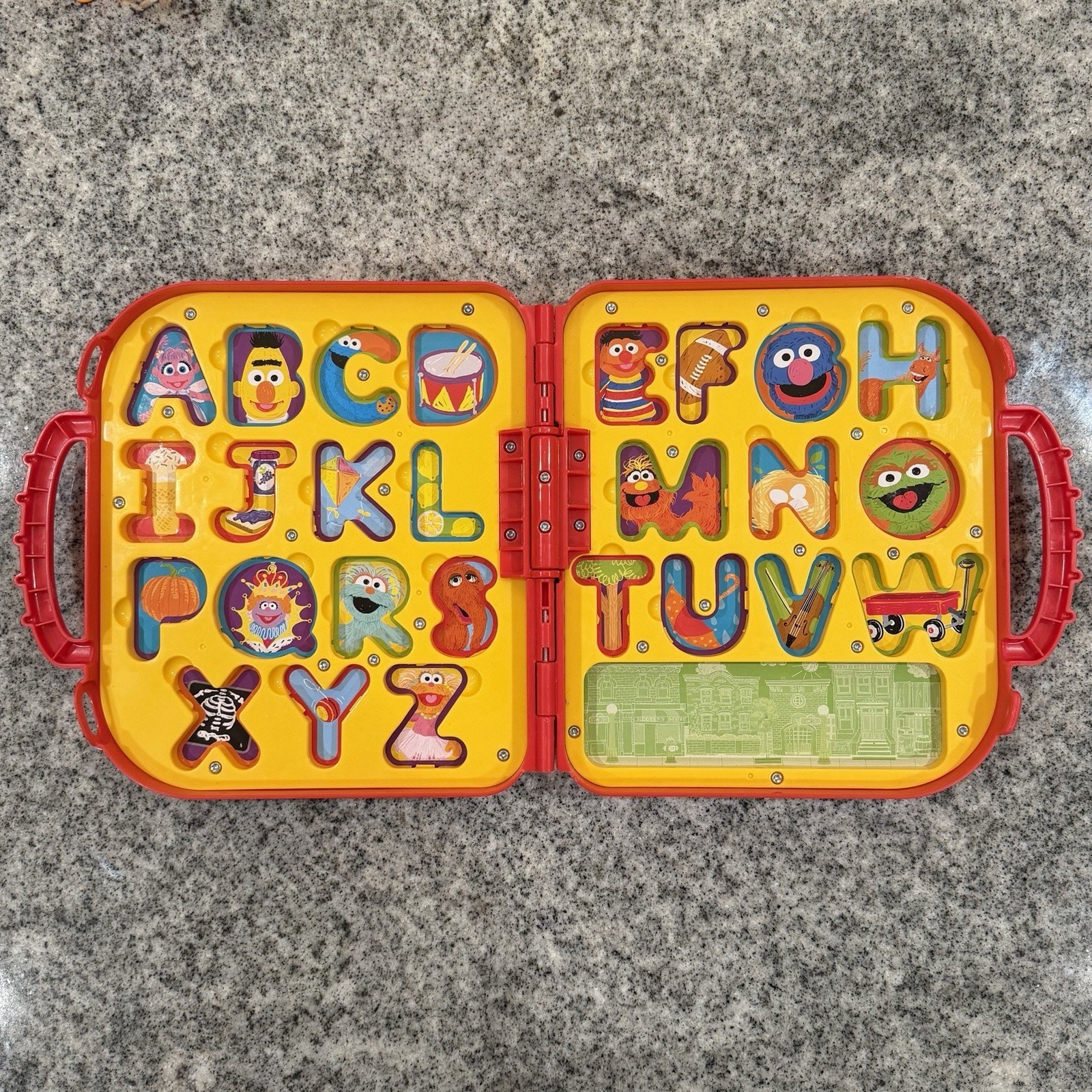 Sesame Street/Hasbro Elmo’s On The Go Alphabet Letters Carry Case-*READ/Lt Flaws