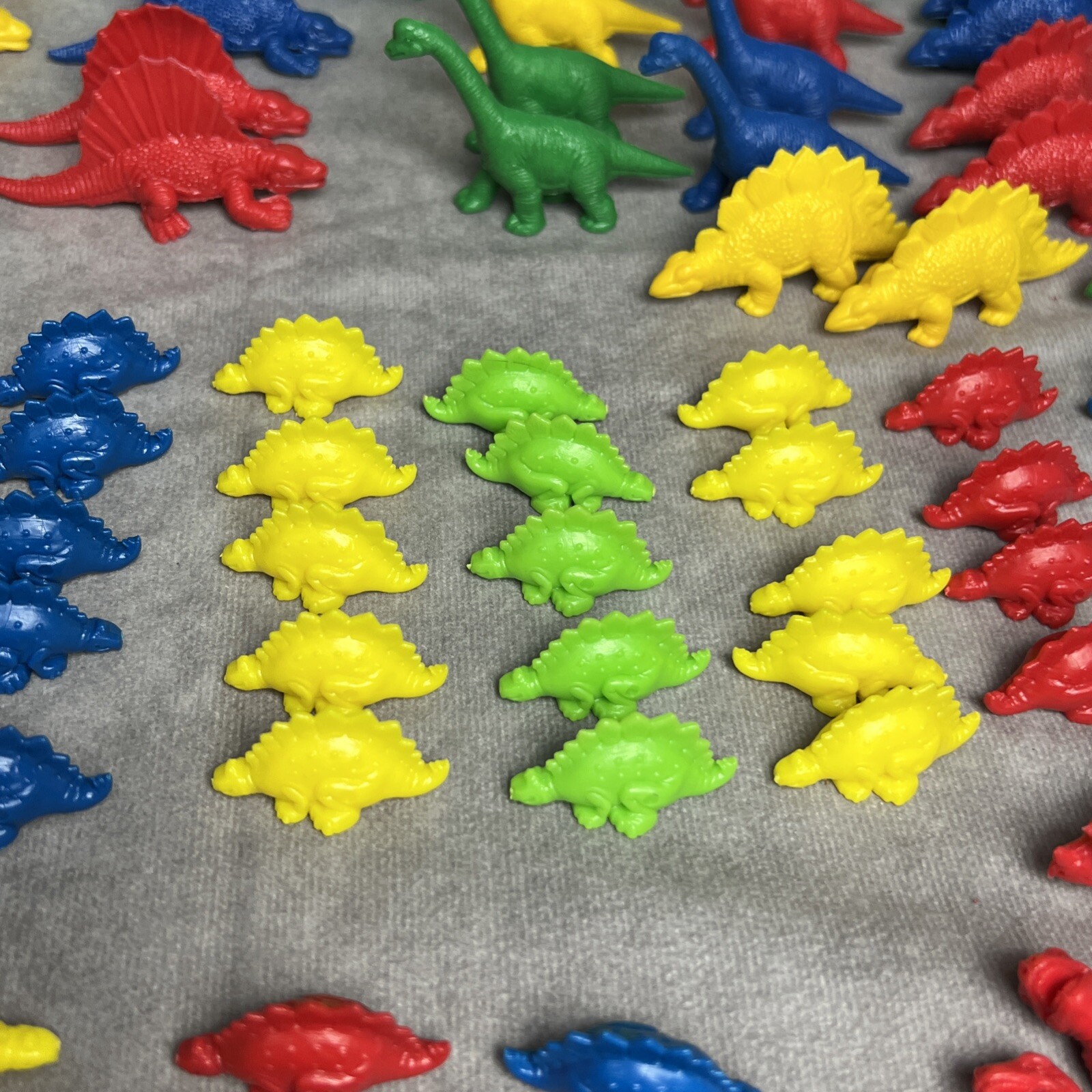 Macmillan Early Skills Dinosaur Counters Manipulative Ages 4 & Up Vtg B14