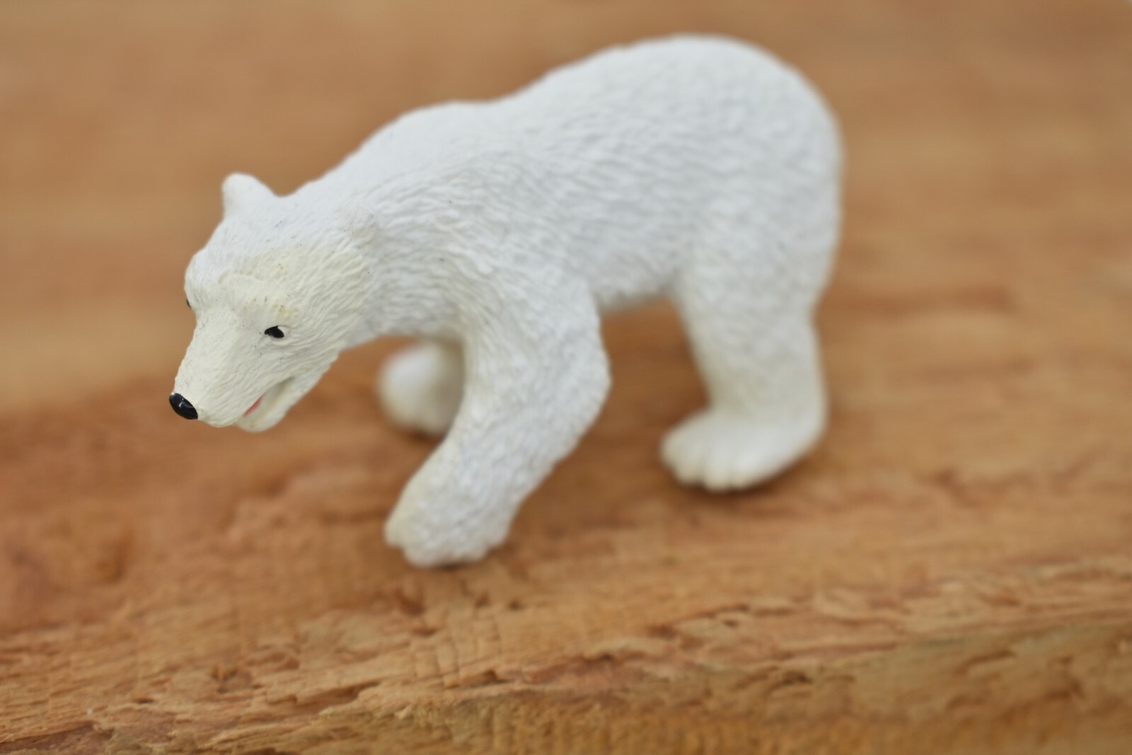 Polar Bear Small Very Nice Plastic Replica 2 1/4 inches long – F3499 B67