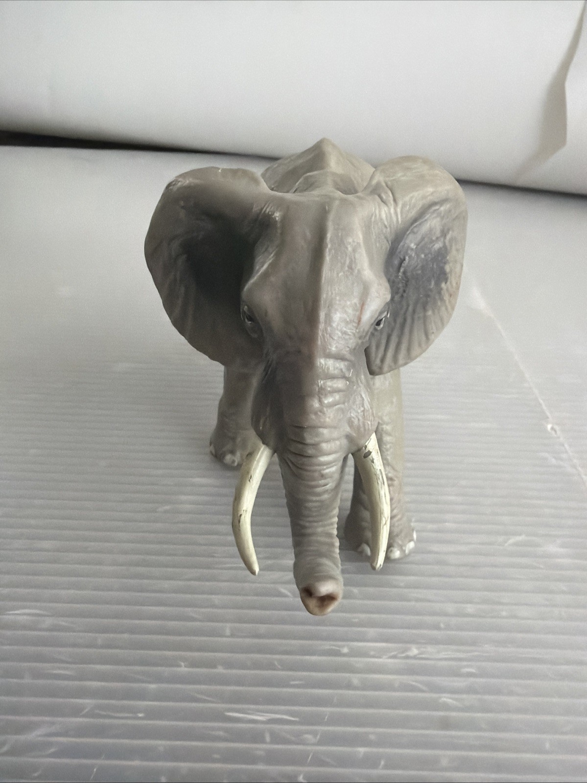 Safari Ltd African Elephant Figure 1996 grey large 7 x 4 inches