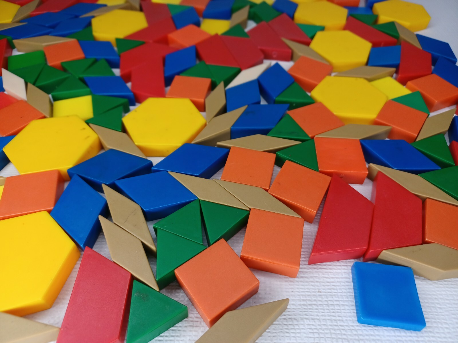 Plastic Geometric Flat Block Lot Of 180 Colorful Shapes Blocks Manipulatives