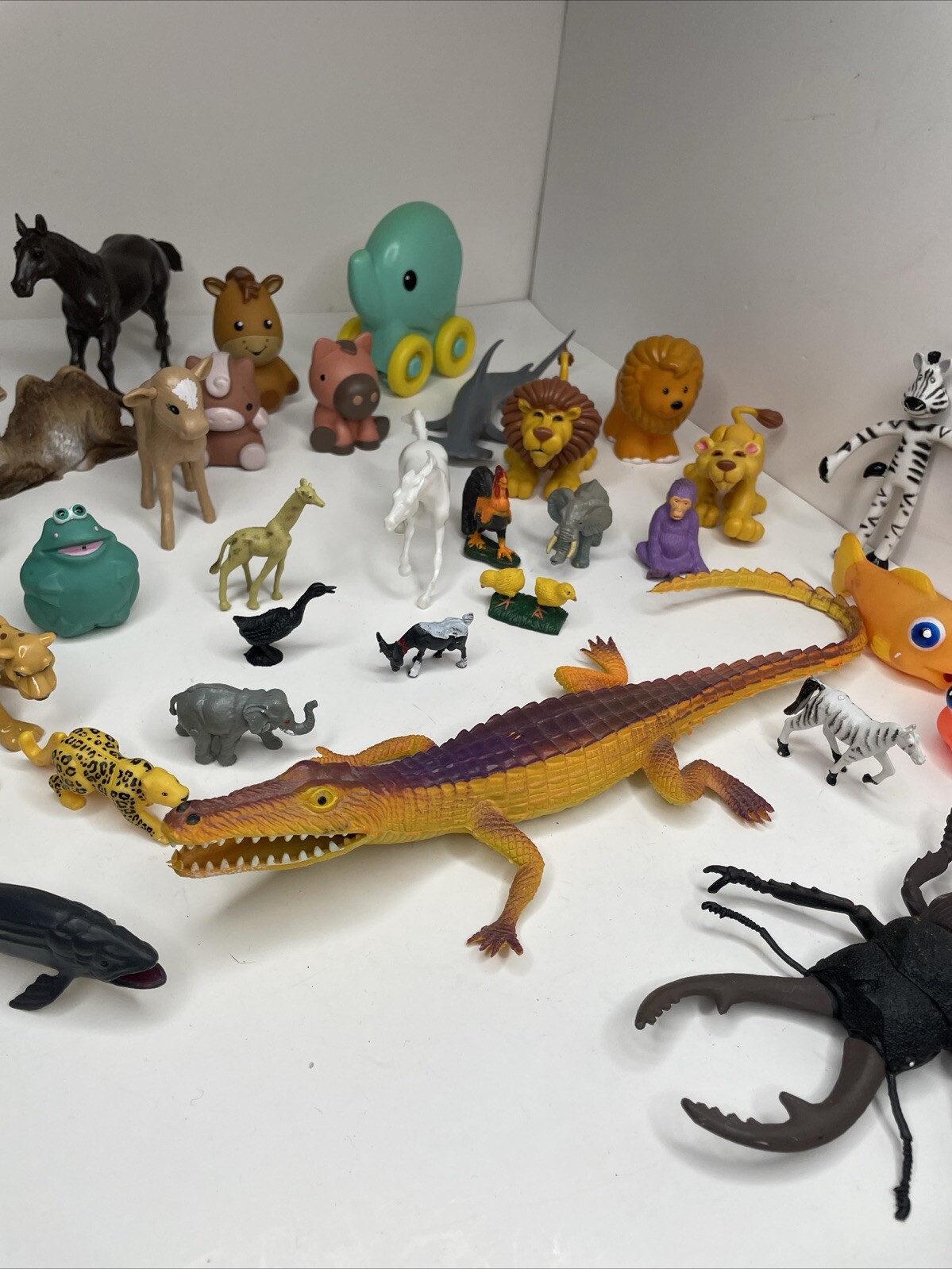 32 Lot Miniature Toy Plastic Animal Figures Mixed Sizes/Styles -Lions, Horses
