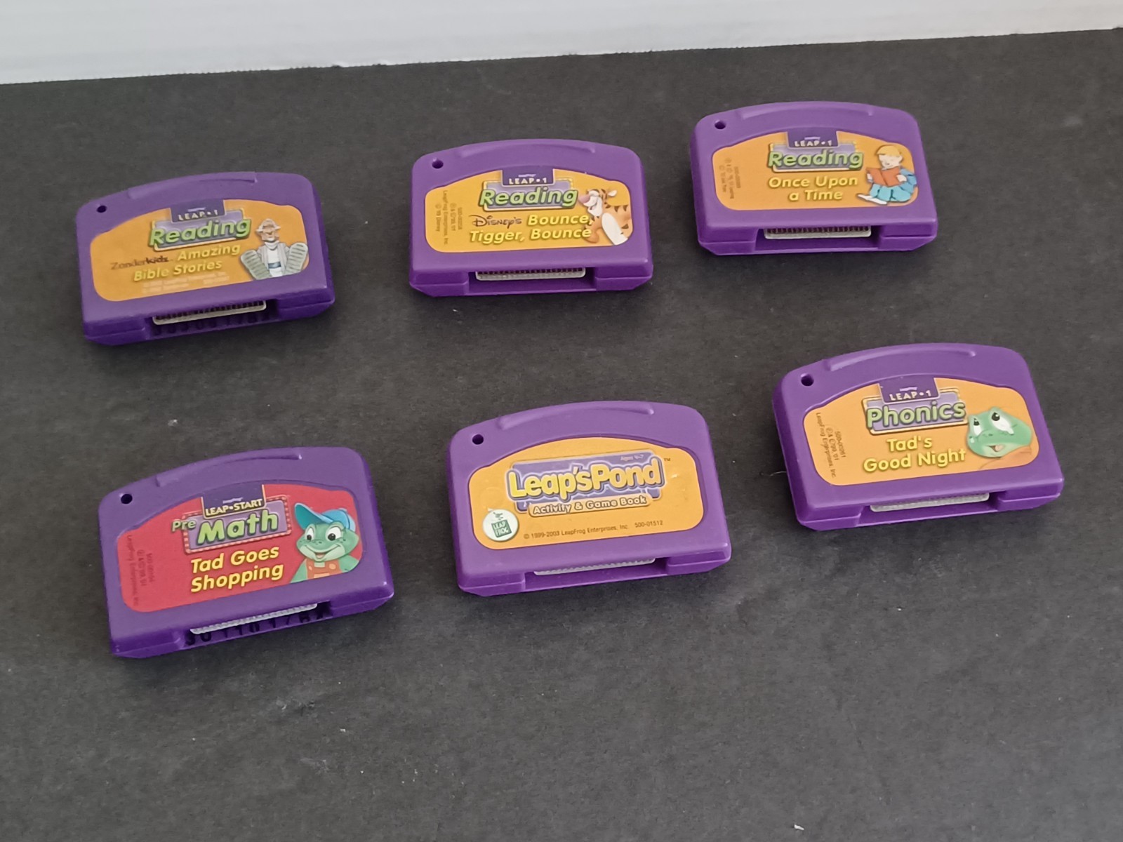Leap pad w/(6 ) books (6) cassettes Satchel carrying bag