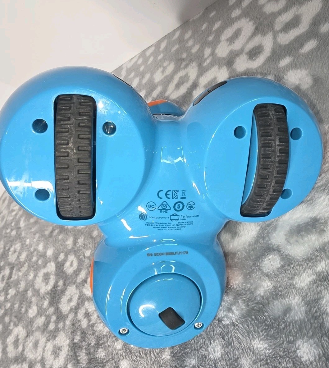 Wonder Workshop DASH DA01 Interactive Coding Robot STEM