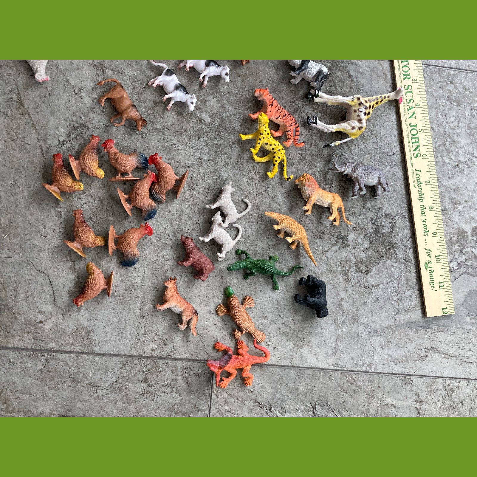Lot/50+ Miniature Plastic Animal Figures & Accessories Jungle Farm Cow Giraffe