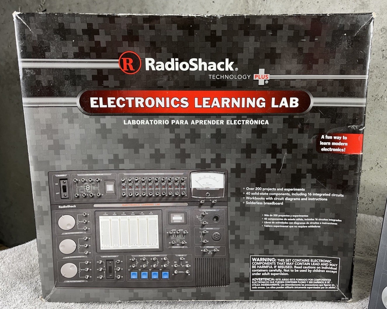 Radio Shack Technology Plus | Modern Electronics Learning Lab | Solderless Board
