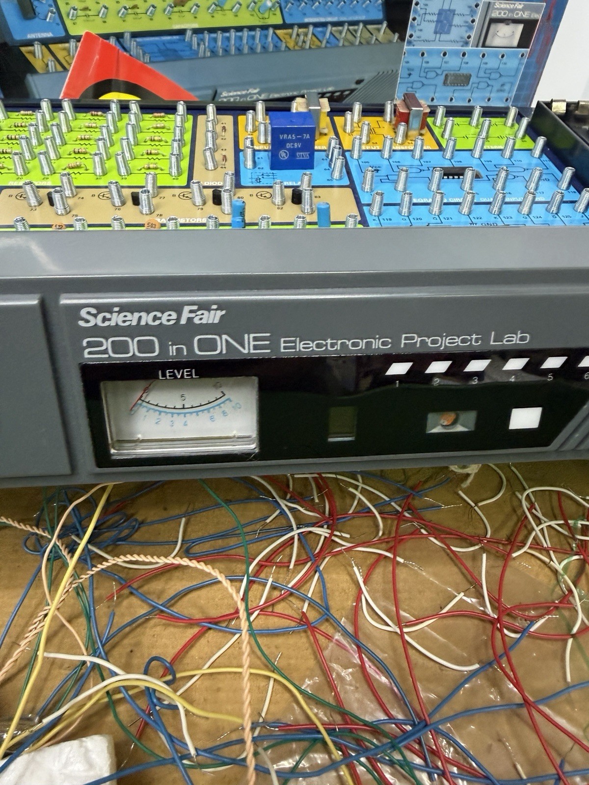 Radio Shack Science Fair Electronics Lab 200 in One Project Kit 28-265 Untested