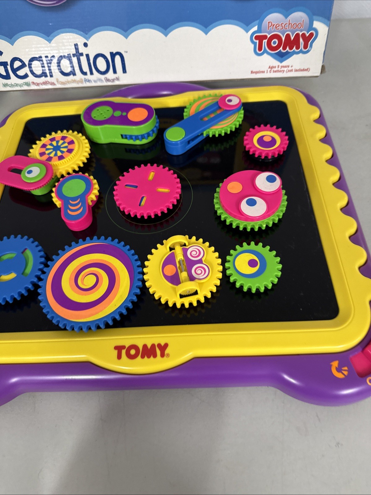 TOMY Preschool Gearation Magnetic Gears Set w/ 11 Gears Working RARE