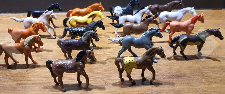 18 Pcs Plastic Miniature Pony Horse Toy Figurines Cake Toppers