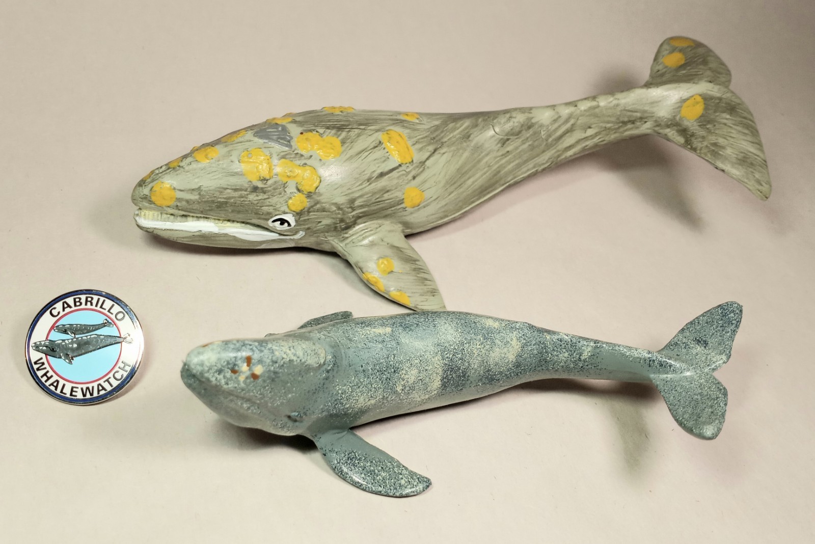 Gray Whale Figure Lot & Cabrillo Pin Safari Ltd. Monterey Bay Aquarium 1991 1994