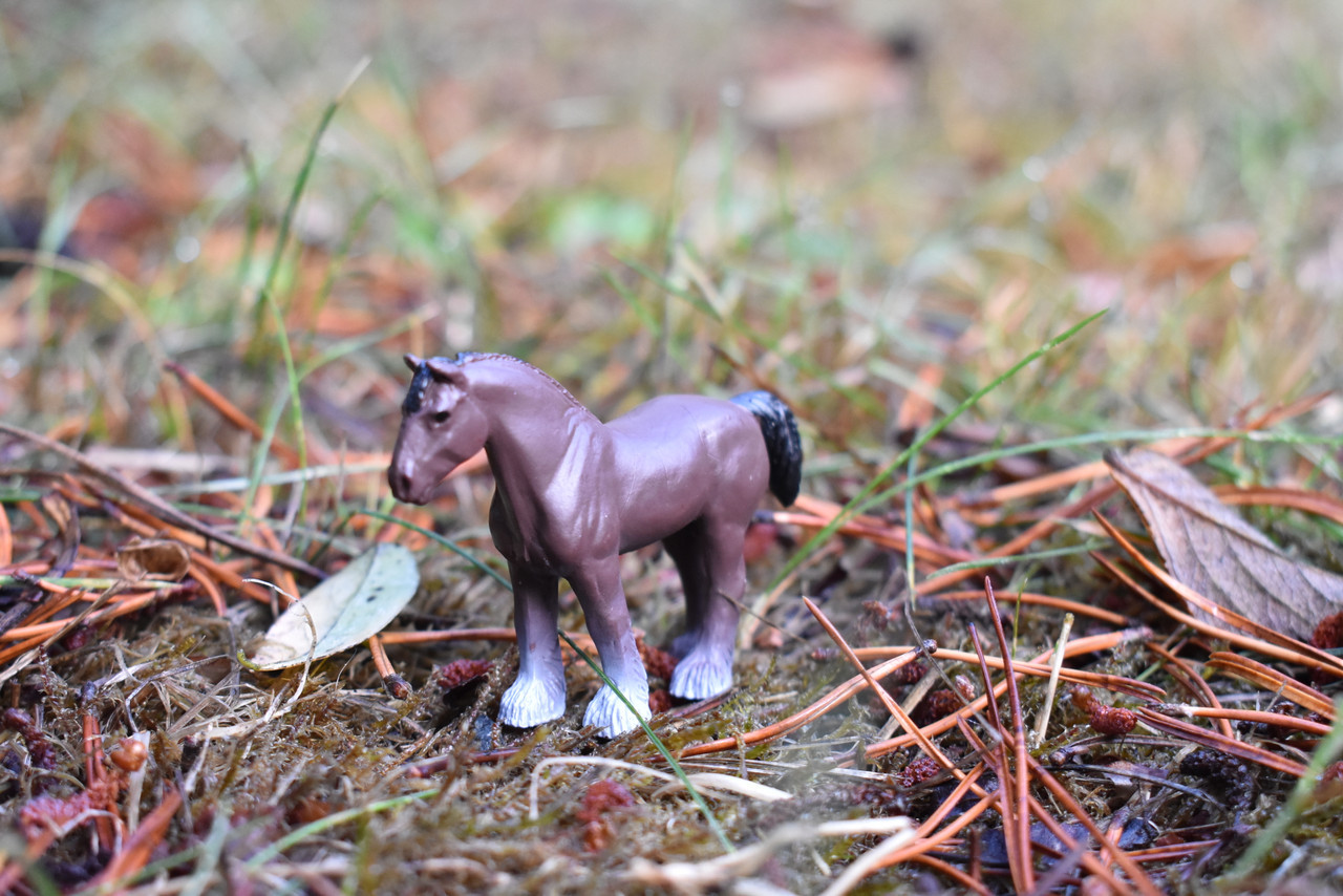 Toy Horse, Clydesdale, Brown, Plastic Realistic Farm Model 2.5 Inches F7022 B97