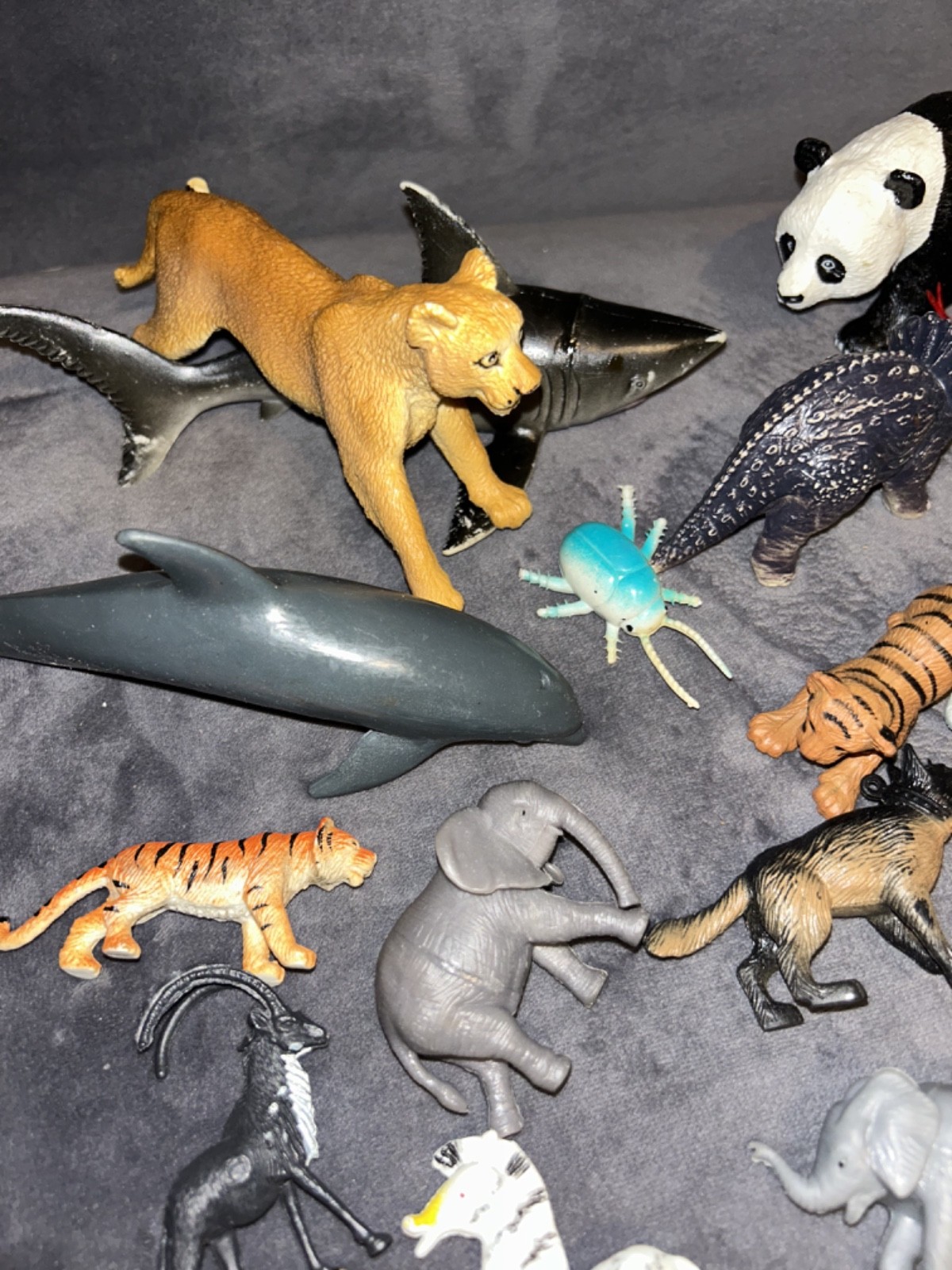 HUGE Mixed Lot Safari K&M Wildlife Sea Creatures Vintage & New Figures Toys LOOK