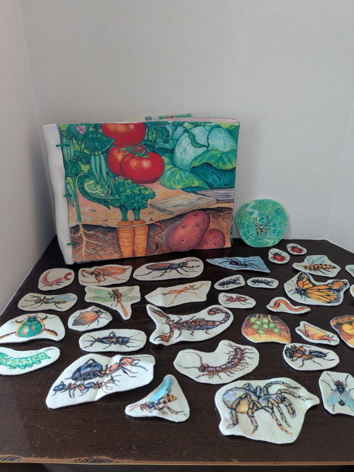 The Story Teller Felt Book W/ 37 Cutouts Bugs Garden Insects Ant Quiet Activity