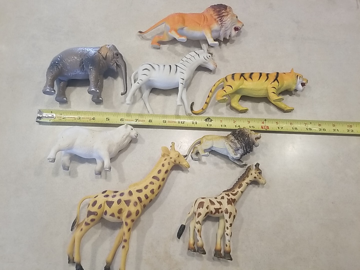 Large Lakeshore Safari Animals Mixed Lot Of 8 Lions Tigers Giraffe 8 in