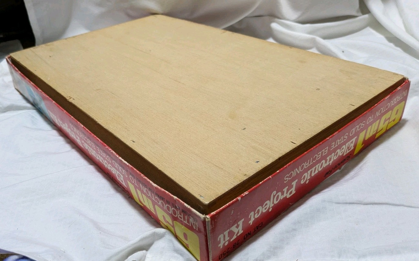 Vintage 1972 65 in 1 Science Fair Electronics Project Kit Cat. No. 28-250