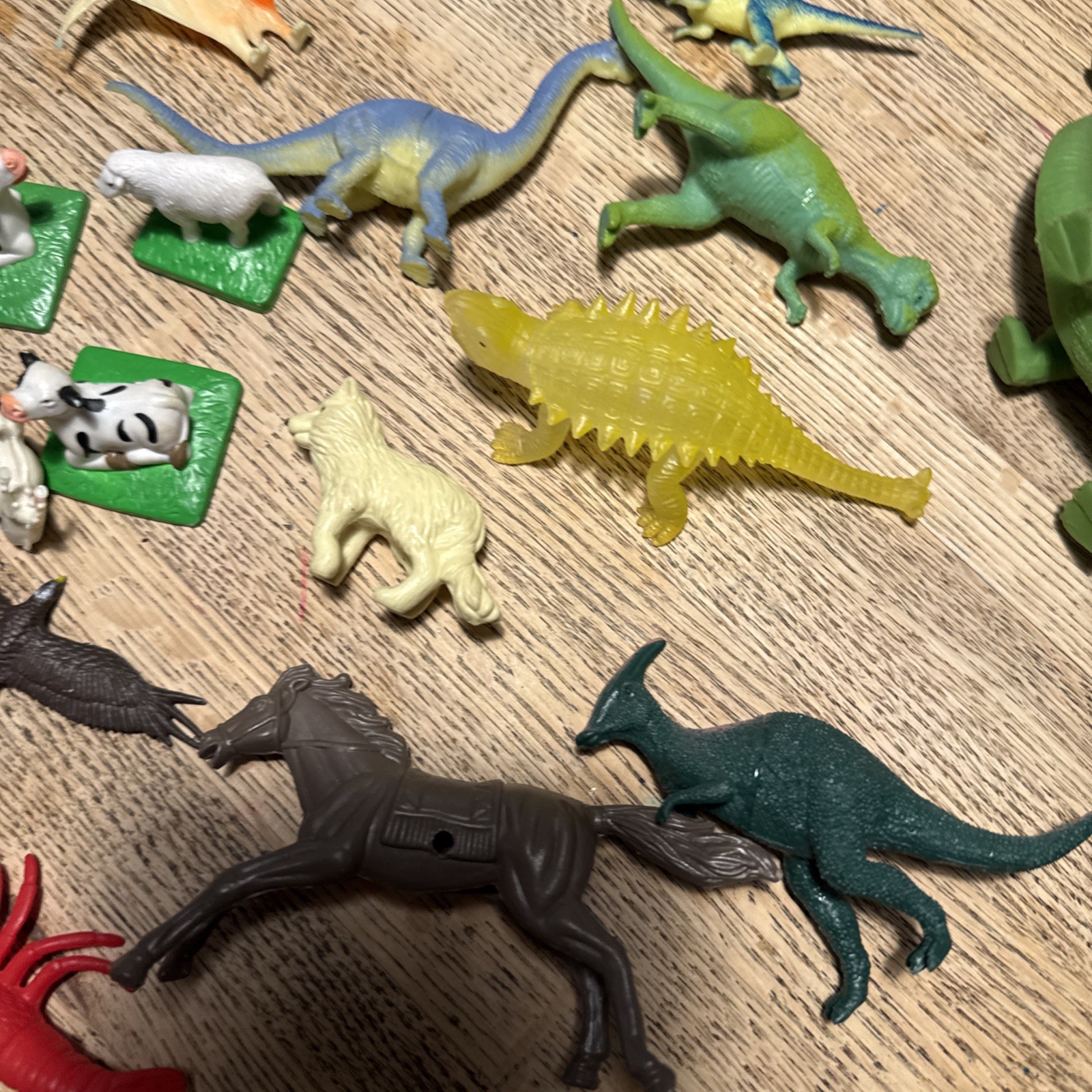 Lot Of 30+ Plastic/rubber Farm Animal/dinosaur Toys Figures