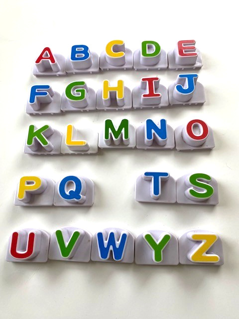 LeapFrog Tads Fridge Phonics Magnetic Alphabet Letters (Missing “R”)