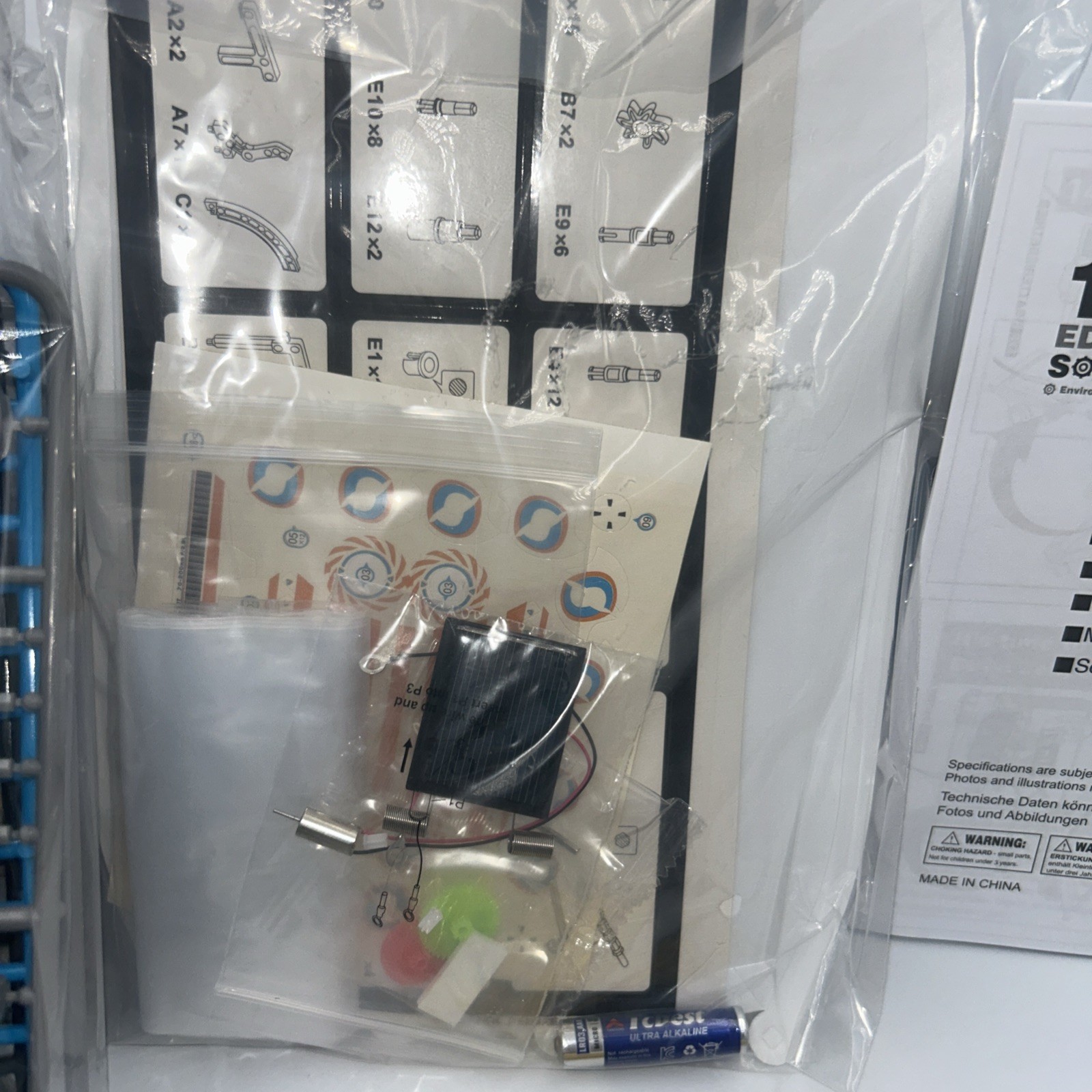 Educational Solar Robot 14-IN-1 Kit STEM Educational Ages 10+ Brand New!
