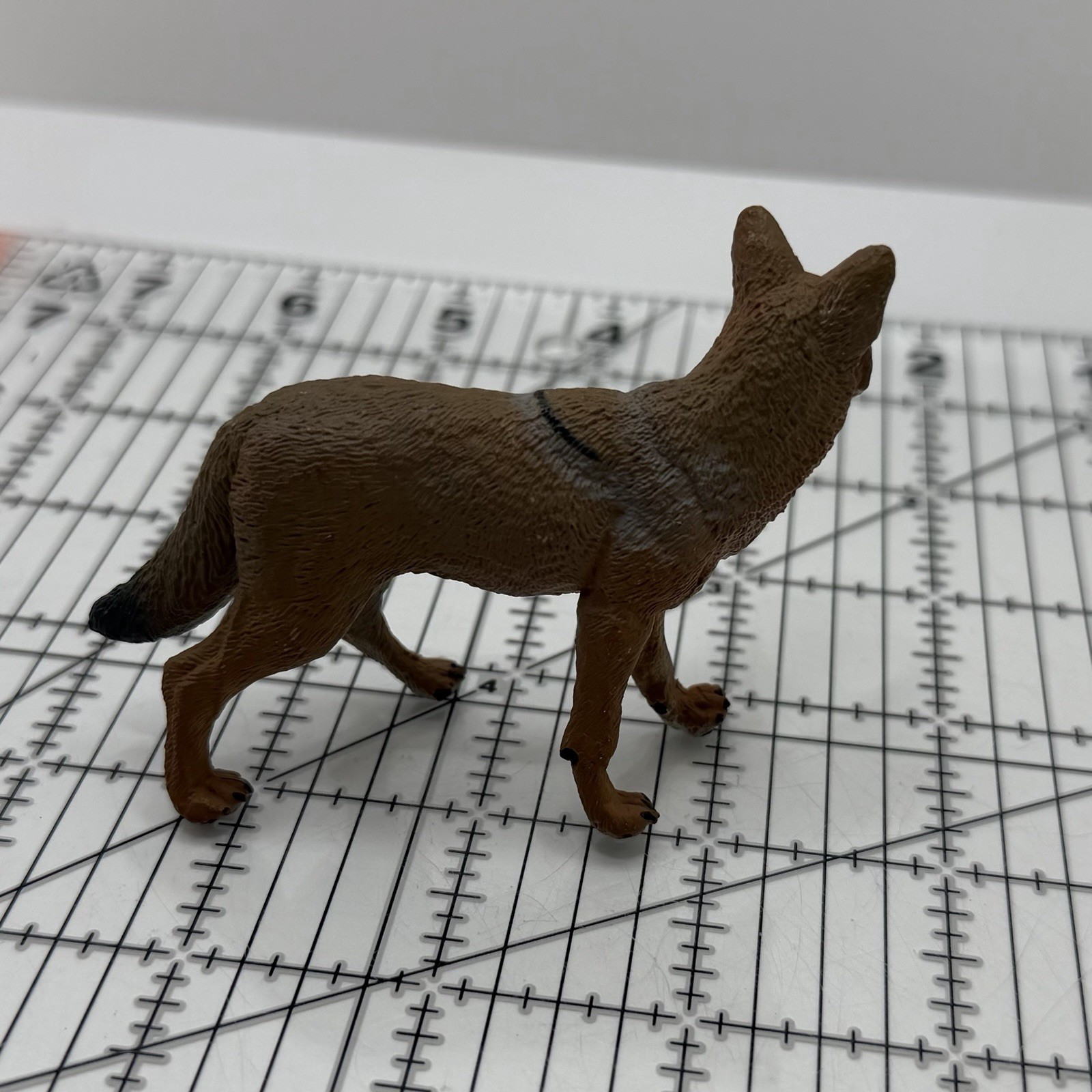 Safari Ltd COYOTE Adult Animal Wildlife Figure 2010