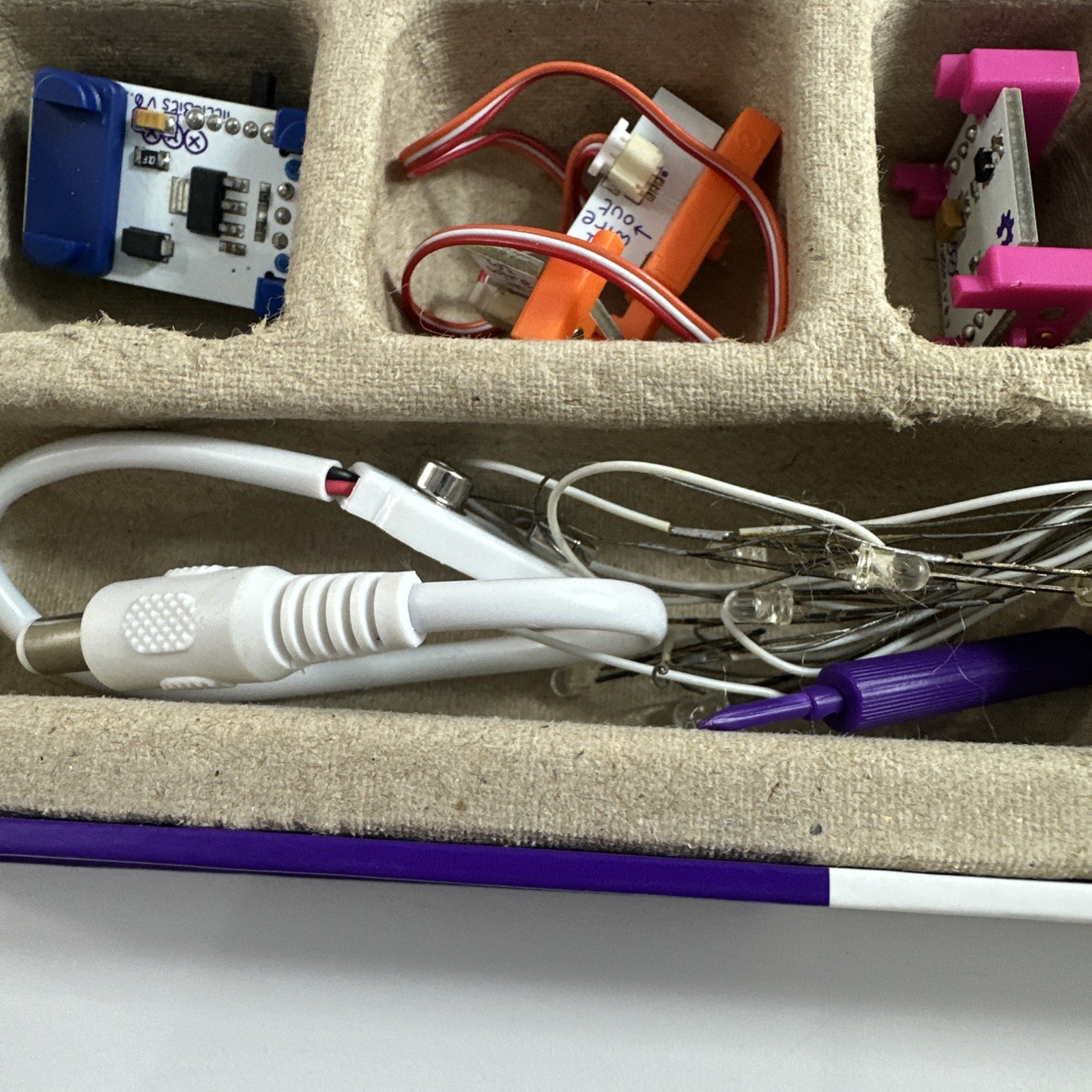 Little Bits Starter Kit V0.3 Complete Kit 11 Pieces In Box (no 9v battery)