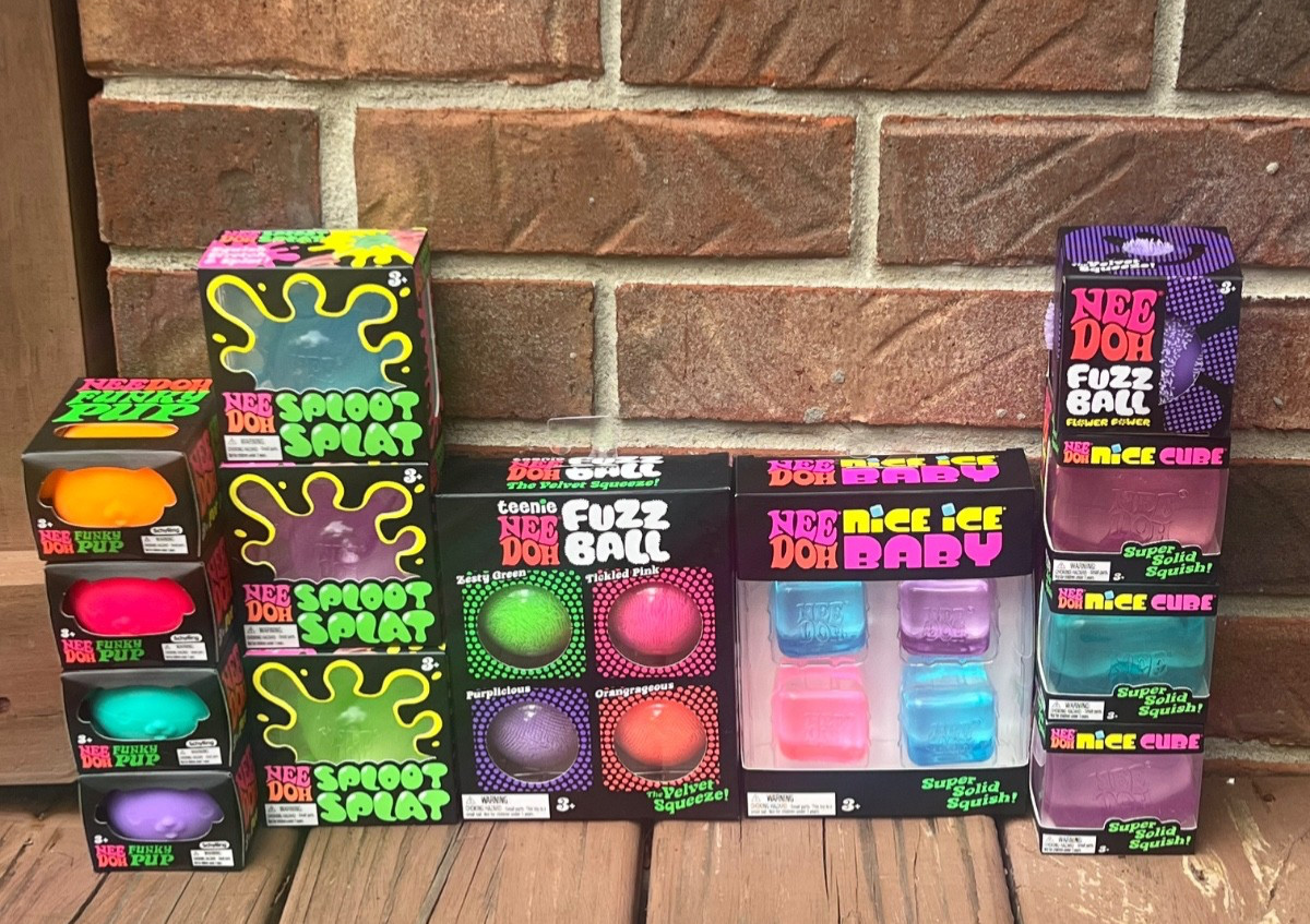 BRAND NEW-Random Needoh Lot Of 13-Nice Cubes/Sploot Splats/Funky Pups/Fuzz Balls
