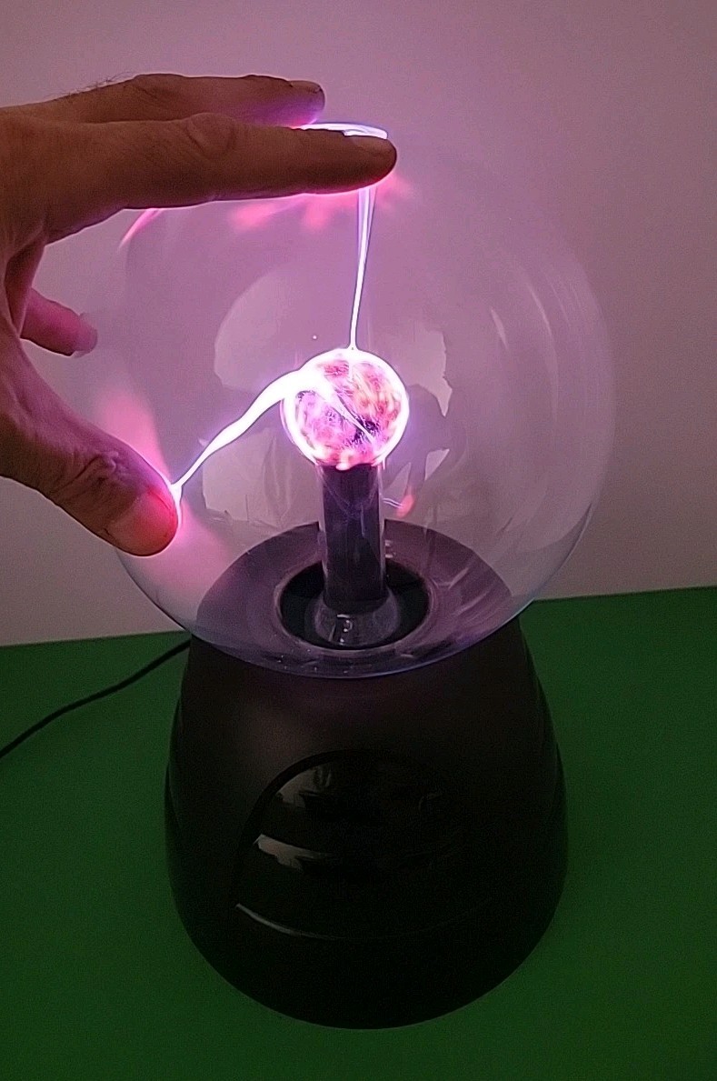 Spencers 8″ Plasma Ball Touch Sensitive Globe Light Lamp Sphere & Power Supply