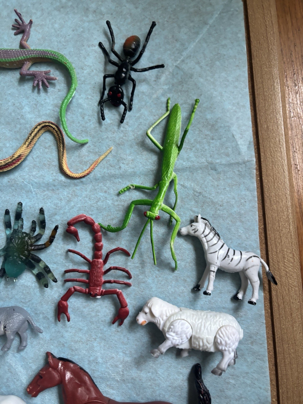 Bulk Lot of 36 Plastic Toy Animals & Bugs – Frogs, Snakes, Lizards, Insects